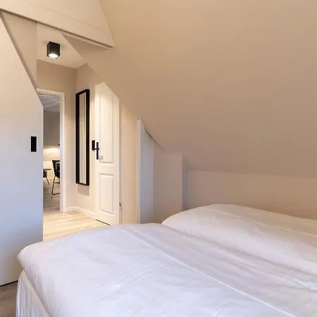 7 Apartment *