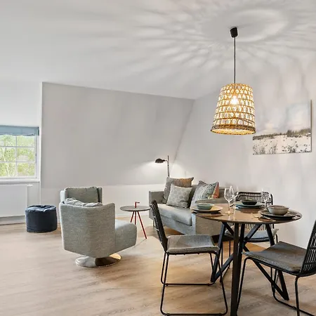 Apartment 7